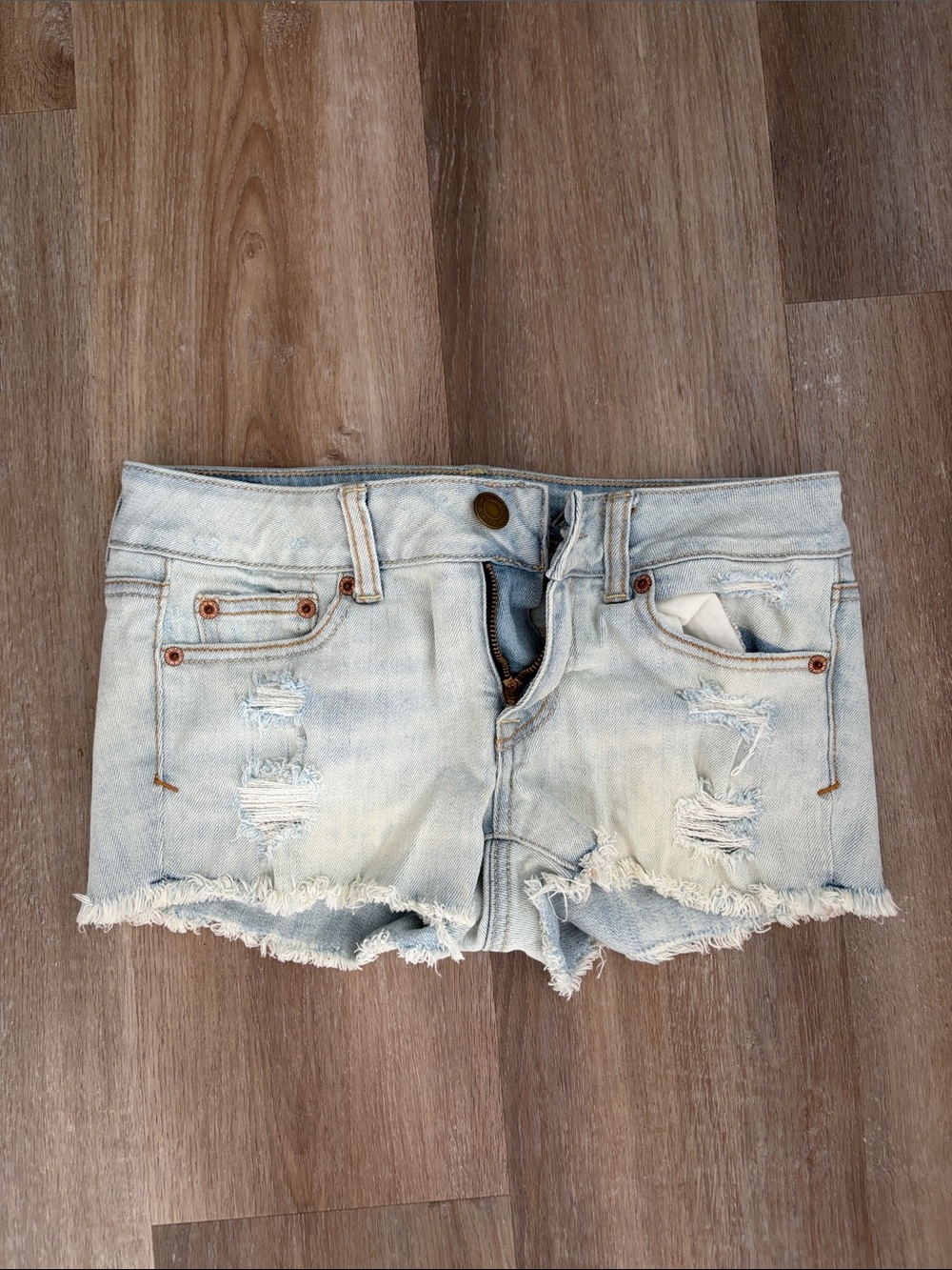 American Eagle Light Wash Distressed Denim Women’s Shorts